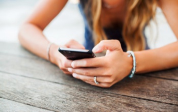 SMS-értesítést kapnak a feltöltős SIM-kártyások