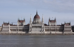 A parlament elfogadta a jövő évi költségvetést