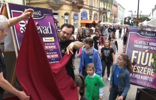 Hatalmas tánc közepette mutatták be a Roxinház következő évadát