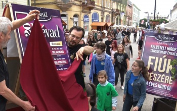 Hatalmas tánc közepette mutatták be a Roxinház következő évadát