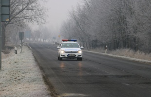 A téli közlekedés veszélyeire figyelmeztet a rendőrség