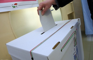 Lejár a határidő a plakátok eltávolítására