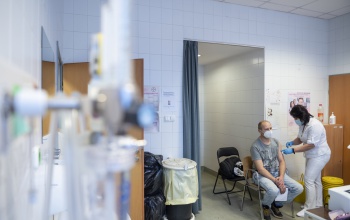 Jövő héten tetőzhet a koronavírus ötödik hulláma