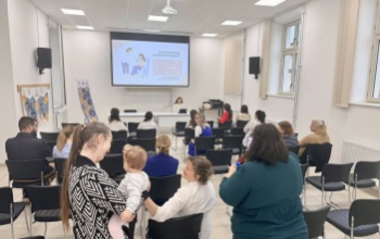 Fontos témák a korai kötődéstől a kommunikációig – szakmai találkozót tartott a Mondj Igent a Gyermekkora Egyesület