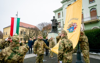 Ma van a város napja: felvonták Kaposvár lobogóját