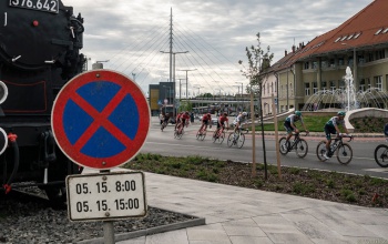 Pénteken parkolóhelyeket zárnak le – érkezik a Tour de Hongrie kerékpáros mezőnye