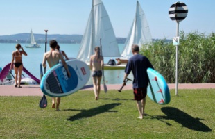 A környező országokból érkeznek a legtöbben a Balatonra