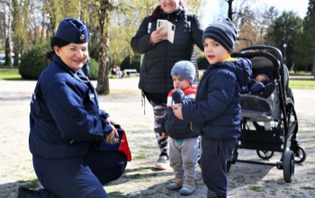 Tojásokat gyűjtöttek a gyermekek
