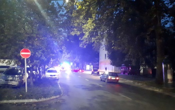 Motorost ütöttek el a Honvéd utcában az éjjel-nappalival szemben