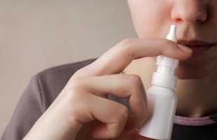 Ismét elérhető a hazai gyógyszertárakban az influenza elleni orrspray gyerekeknek
