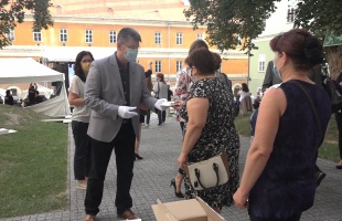 Az önkénteseket köszöntötték a Vigasságok terén