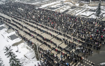 Ezrek szenteltették meg húsvéti ételeiket Csíkszereda főterén