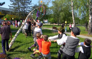 A májusfaállítás Somogyban