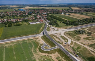 Épül a 67-es – Kaposfüred két részét már felüljáró köti össze