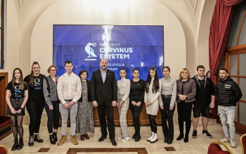 Érettségizett, rászoruló fiatalok jelentkezését várja a Corvinus a következő tanévi felkészítő tehetségprogramjába