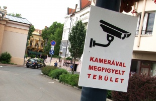 Közterületi kamera buktatta le a visszaeső tolvajt