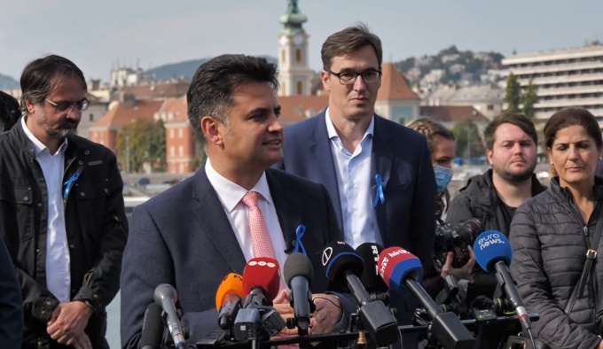 Választás, vírus, előválasztás
