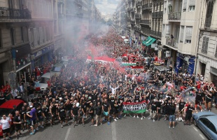 Több ezer magyar indult el a marseille-i stadion felé