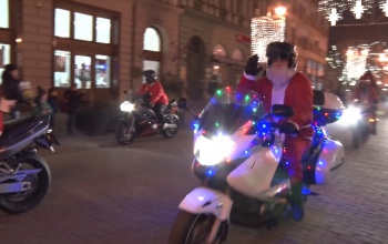 Motoros mikulások vették be a belvárost