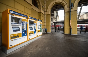 110 tervezett, új helyszínből 79 ponton már működnek a MÁV jegykiadó automatái