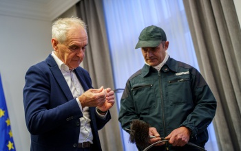 Szerencsehozó szőrszálak kitépve, indulhat a 2024-es év