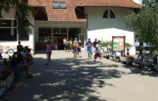 Kilencvenezer gyerek juthat el idén Erzsébet-táborba