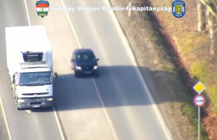 Ismét drónnal fülelték le a szabálytalan autósokat - VIDEÓ