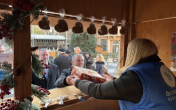 Holnaptól érkezhetnek a cipősdobozok az Adománykuckóba