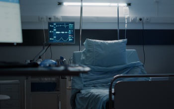 Egymilliárd forinttal támogatják az egészségügyi dolgozók béremelését