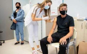 A jövő héten folytatódik a diákok oltása az iskolákban