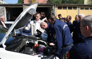 Hibrid autókkal ismerkedtek a tűzoltók
