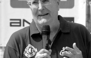 Elhunyt Bartsch János
