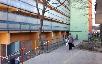 A biztonság a legfontosabb - változik a forgalmi rend a Sávház mögötti szervizúton