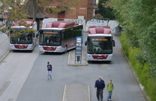 Terelőútvonalon közlekednek a buszok