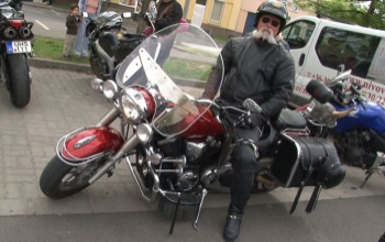 Motorozni olyan, mint repülni