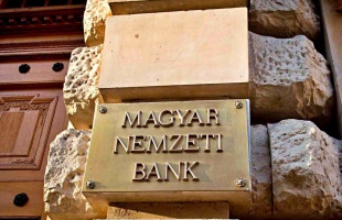 A jegybank nevével visszaélő telefonos csalókra figyelmeztet az MNB
