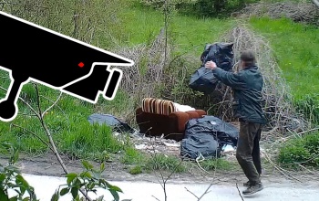 Lebukott: hanyag eleganciával hajította el szemeteszsákját egy kaposvári férfi - videó