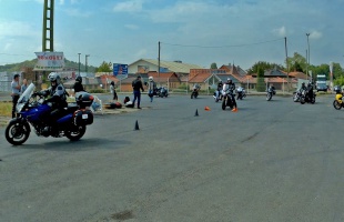A biztonságos motorozásra hívták fel a figyelmet