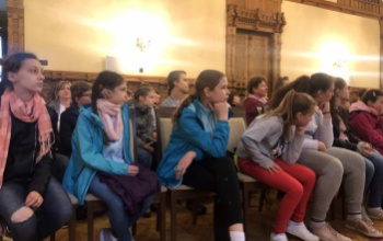 Siket és a nagyothalló általános iskolások versenyének megnyitója a Városházán