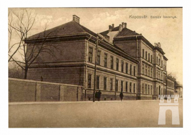 A 44-esek kaszárnyájáról...