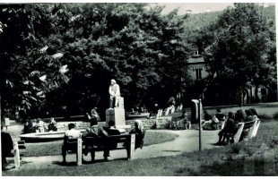 A Rippl-Rónai park névadó szobráról...