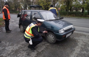 Jégkaparó ajándékba a rend őreitől
