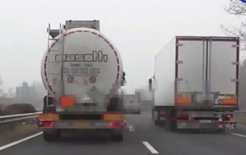 Szabálytalan előzések a ködben