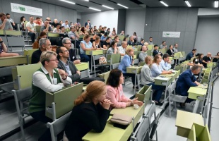 A precíziós és agroökológiai szemléletű állattenyésztés kihívásairól tanácskoztak a Kaposvári Campuson a Kiválósági Programok nyári szakmai találkozóján