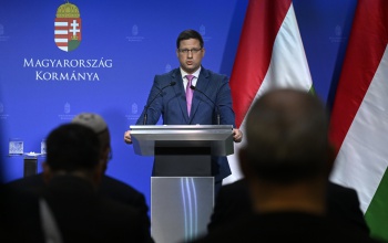 Gulyás Gergely: március 1-től átlagosan húsz százalékkal nőnek a szakápolói alapbérek