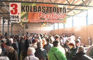 Tömegek harcoltak a kolbászokért