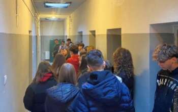 Diákok tódultak be a rendőrségre