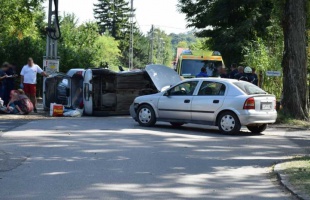 Kifutott a kisgyerek, elütötték