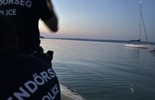 14 éves fiatalt mentettek ki a Balatonból