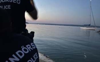 14 éves fiatalt mentettek ki a Balatonból